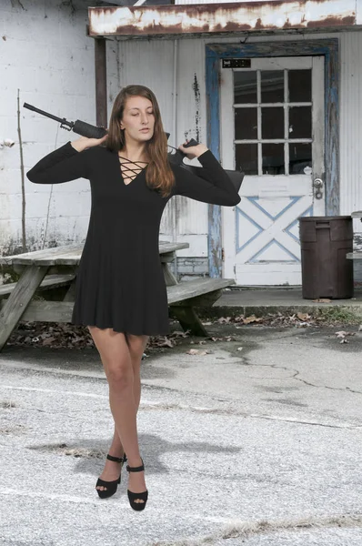 Nő, puska — Stock Fotó