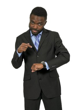 saatine işaret eden adam