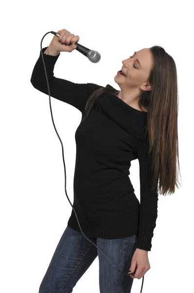 Hermosa mujer cantante — Foto de Stock