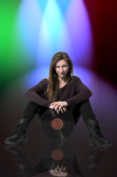 Donna con disco in vinile — Foto Stock