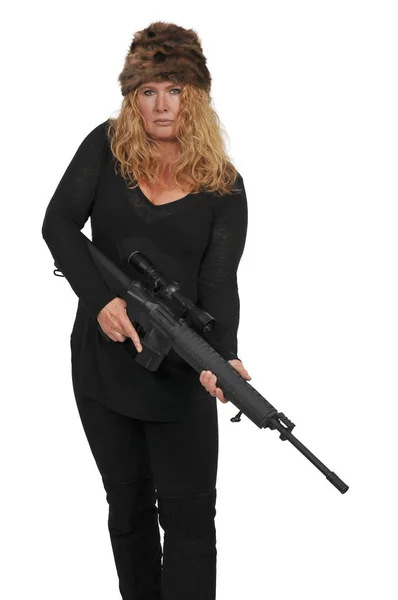 Mujer soldado con rifle — Foto de Stock
