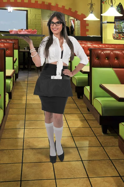 Kvinna-server eller servitris — Stockfoto