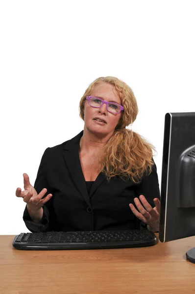 Kvinna på stationär dator — Stockfoto