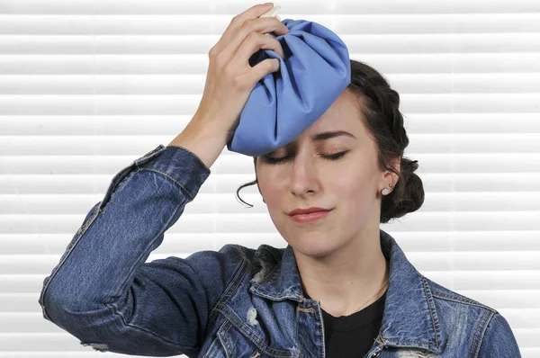 Woman with Headache — Stock Photo, Image