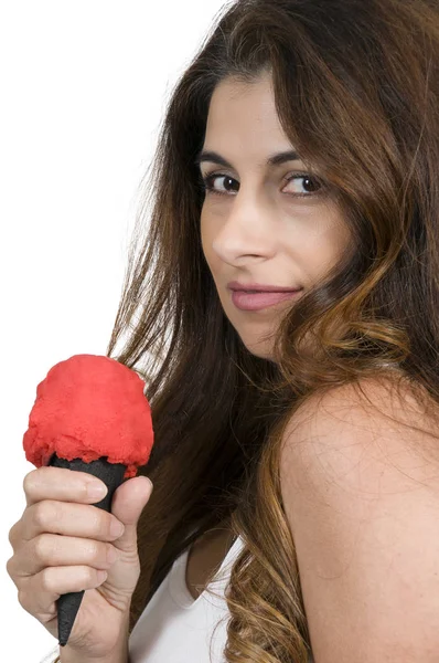 Femme manger de la crème glacée — Photo