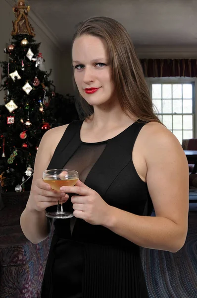 Kvinna med champagne — Stockfoto
