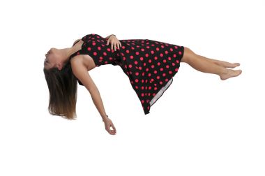 Güzel yüzen kadın