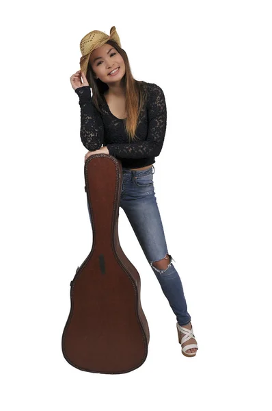 Vrouw met gitaar — Stockfoto