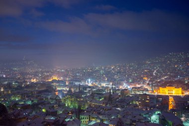 Kış gece panoramik şehir ufka