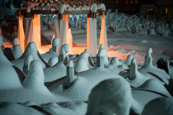 Mystisches Friedhofsdenkmal Winterlicher Schneenacht — Stockfoto