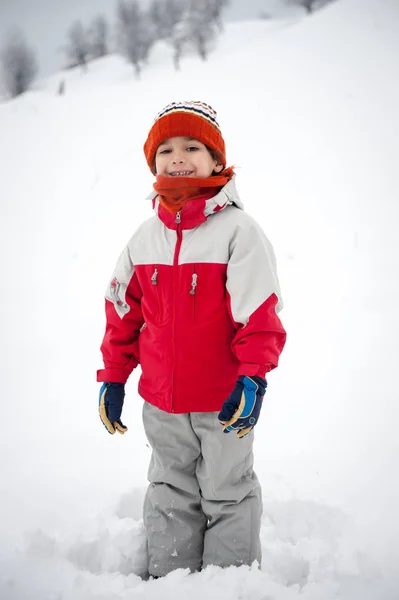 Glücklicher Verspielter Junge Schnee — Stockfoto