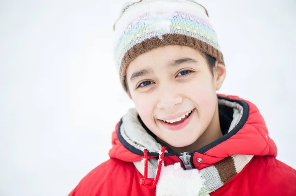 Menina Brincalhão Feliz Neve — Fotografia de Stock