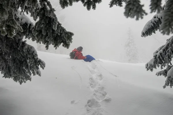 Trekking Aventura Montaña Durante Nieve Invierno —  Fotos de Stock