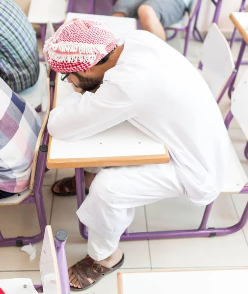 Studente Annoiato Stanco Durante Lezione — Foto Stock