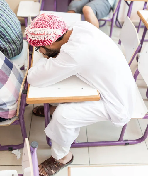 Gelangweilte Schüler Während Des Unterrichts Müde — Stockfoto