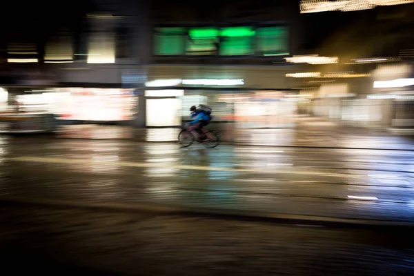 Stad Openbaar Vervoer Nachts — Stockfoto