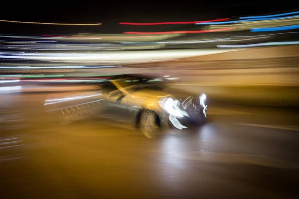 Moto Auto Sulla Città Pioggia Notte Strada — Foto Stock