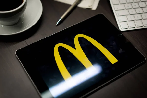 Nueva York Nueva York Estados Unidos 2019 Logo Mcdonald Ipad — Foto de Stock