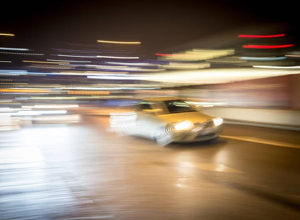 Moto Auto Sulla Città Pioggia Notte Strada — Foto Stock