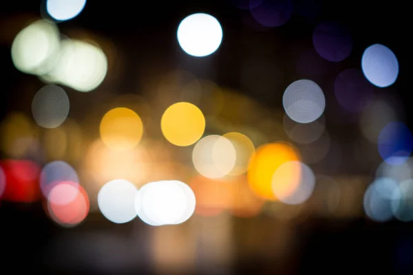 Şehir Gecesi Trafik Işıkları Bulanıklaştı — Stok fotoğraf
