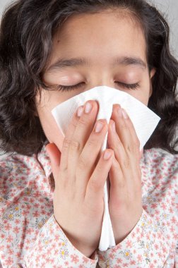 Hasta kız, kapat şunu.