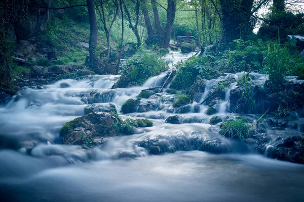 Hermosa Naturaleza Con Agua Que Fluye Por Todos Lados — Foto de Stock