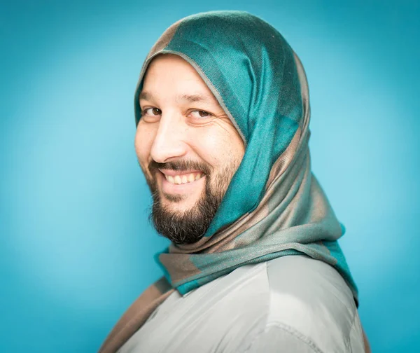 Pria Muslim Dewasa Dengan Syal Kepala — Stok Foto