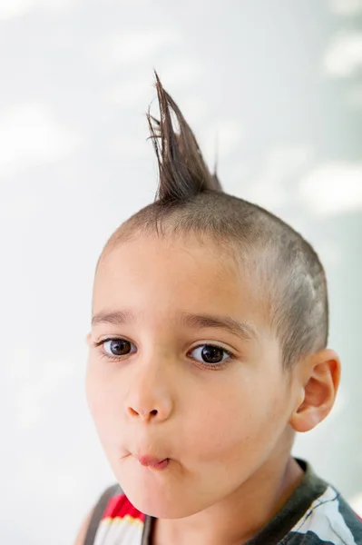 頭のいい髪の男の子 — ストック写真