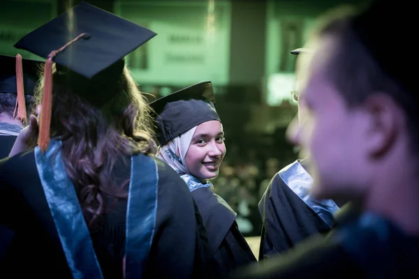 Muslim Female Student Graduation Ceremony — Stock Photo, Image