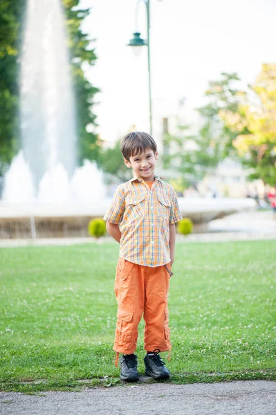 Felice Bambini Piccoli Godendo Viaggio — Foto Stock