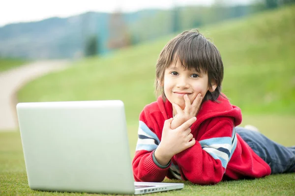 Glückliche Kleine Kinder Genießen Ausflug — Stockfoto