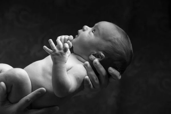 Menino Recém Nascido Perto — Fotografia de Stock