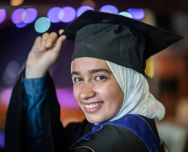 Muslimská Studentka Promoci — Stock fotografie