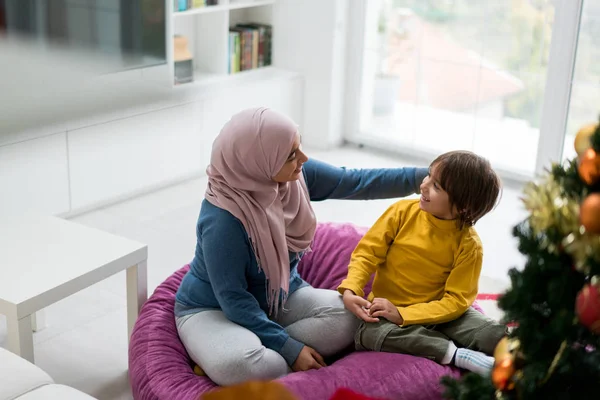 Arabic Family New Year Holidays Tree — Stock Photo, Image