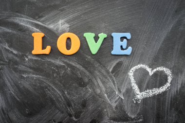 Okulun yönetim kurulunda aşk kalbi