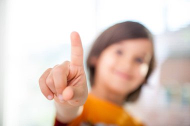 Mutlu çocuk, kapat şunu.