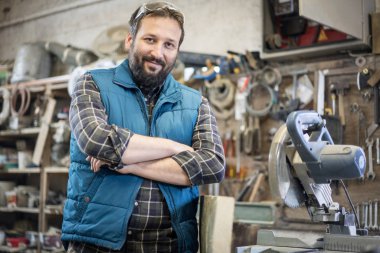 Atölyedeki zanaatkarların portresi