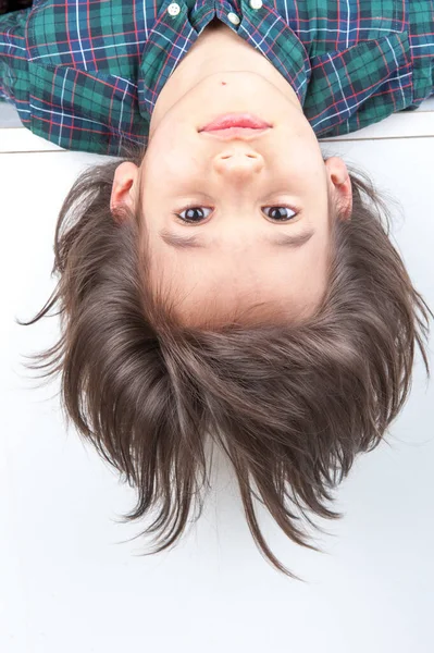 Мальчик Длинными Волосами — стоковое фото