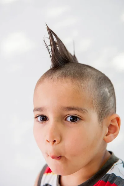 Çılgın Saçlı Çocuk — Stok fotoğraf