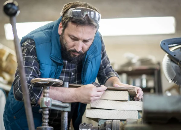 Tischlerei Handwerker Mit Werkzeug — Stockfoto