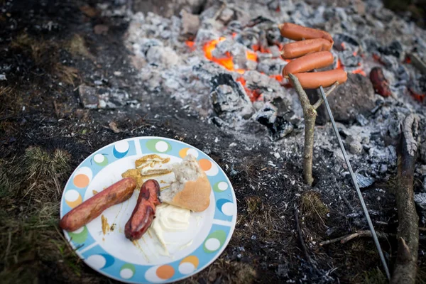 Preparing Sausages Camp Fire — Stock Photo, Image