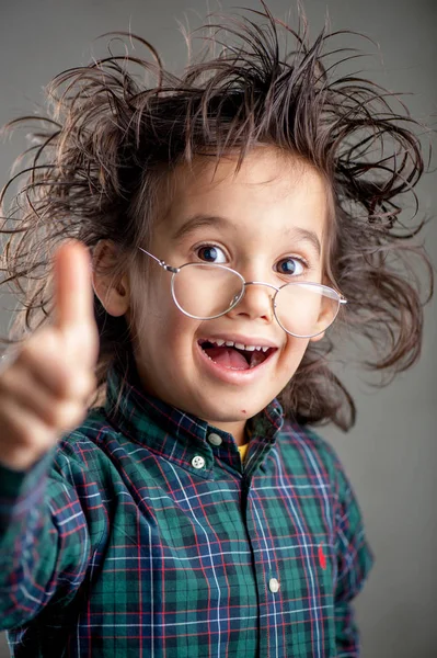 Niño Joven Con Gafas —  Fotos de Stock