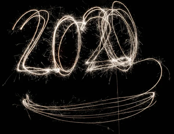 幸せな新しい2020年が輝きます — ストック写真