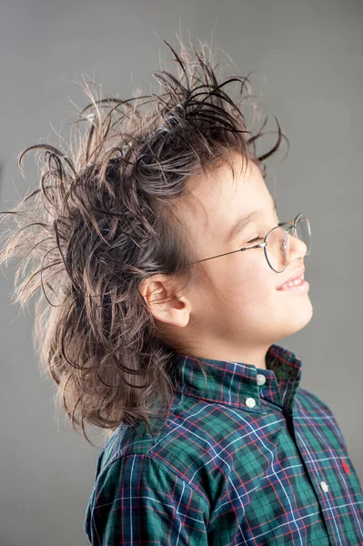 Menino Usando Óculos — Fotografia de Stock