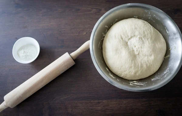 Masa Casera Con Rodillo — Foto de Stock