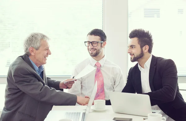 Bureau Travail Pour Les Hommes Affaires Les Cadres — Photo