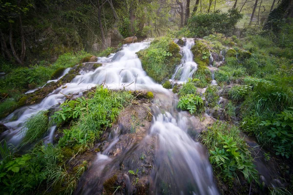 Schöne Natur Mit Fließendem Wasser Ringsum — Stockfoto