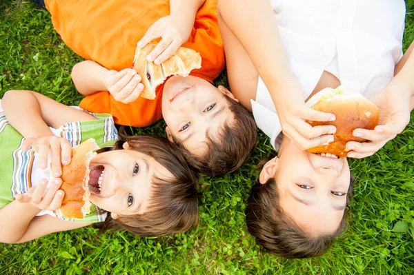 Glückliche Kinder Genießen Ausflug — Stockfoto