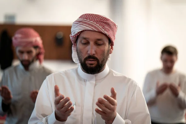 Muslim Praying Beautiful Mosque — Stock Photo, Image