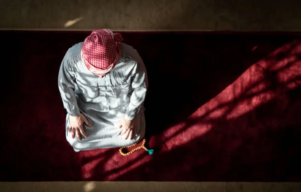 Muslim Betet Schöner Moschee — Stockfoto